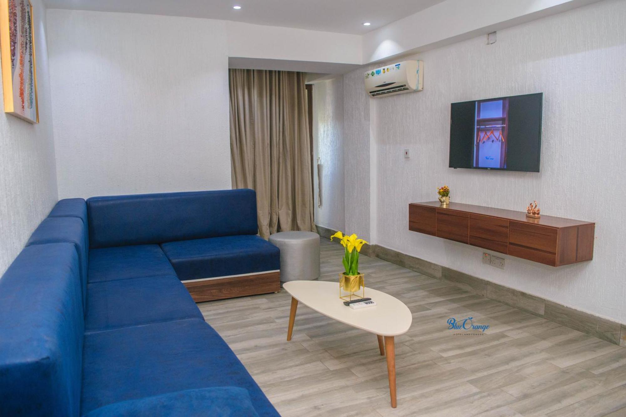 Blue Orange Hotel And Towers Shomolu Exterior photo