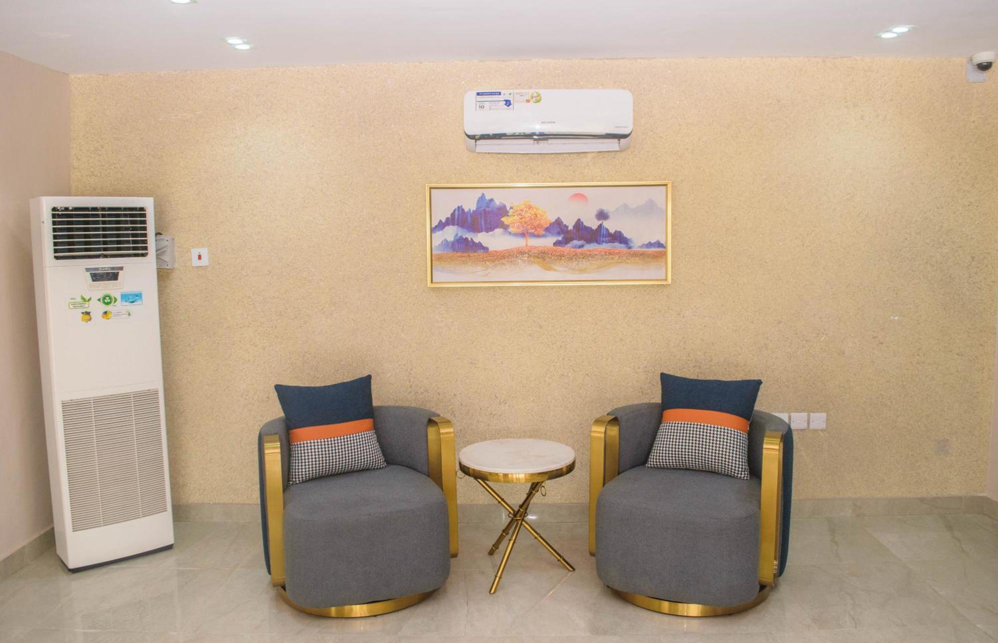 Blue Orange Hotel And Towers Shomolu Exterior photo